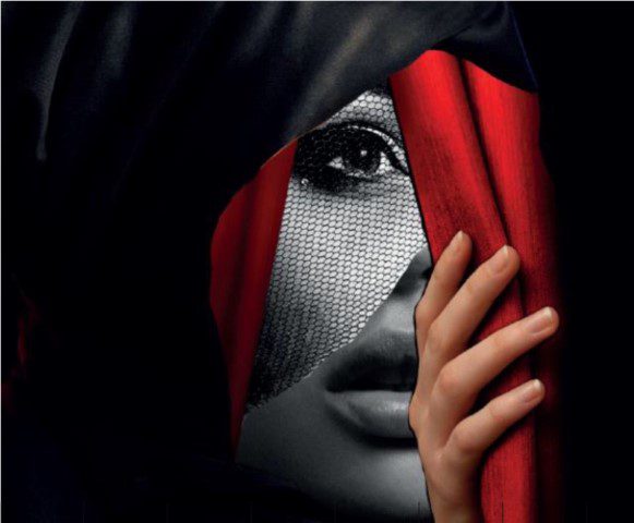 ΣΤΟ ΗΡΑΚΛΕΙΟ ΧΤΥΠΑ Η ΚΑΡΔΙΑ ΤΟΥ ΕΡΑΣΙΤΕΧΝΙΚΟΥ ΘΕΑΤΡΟΥ