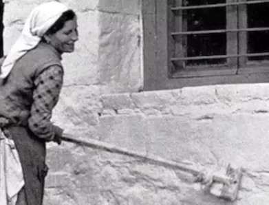 ΑΡΩΜΑ ΠΟΡΤΟΚΑΛΙΟΥ: Ο ΨΥΧΙΣΜΟΣ ΜΙΑΣ ΚΟΙΝΩΝΙΑΣ