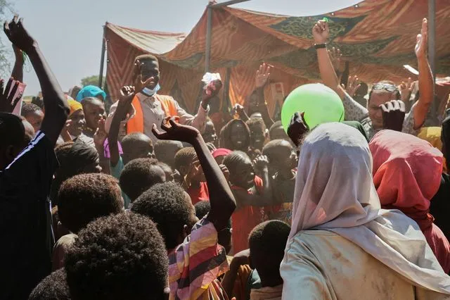 ΣΑΝ ΕΝΑ ΓΡΑΜΜΑ ΕΓΙΝΕ Η ΖΩΗ ΜΑΣ*