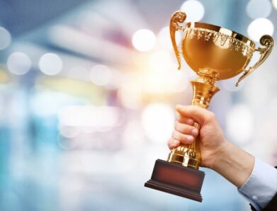 ΤΕΛΕΤΗ ΑΠΟΝΟΜΗΣ ΒΡΑΒΕΙΩΝ «ΚΑΡΟΛΟΣ ΚΟΥΝ»