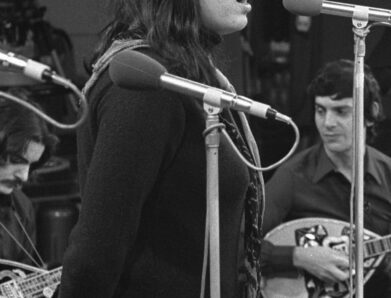 ΚΑΤΑΜΕΣΤΟ ΤΟ  ΜΕΓΑΡΟ ΜΟΥΣΙΚΗΣ ΣΤΗΝ ΞΕΧΩΡΙΣΤΗ ΒΡΑΔΙΑ ΤΗΣ ΜΑΡΙΑΣ ΦΑΡΑΝΤΟΥΡΗ ΚΑΙ ΤΟΥ ΤΑΣΗ ΧΡΙΣΤΟΓΙΑΝΝΟΠΟΥΛΟΥ